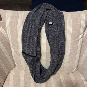 lululemon athletica Heathered Charcoal Gray Infinity Scarf